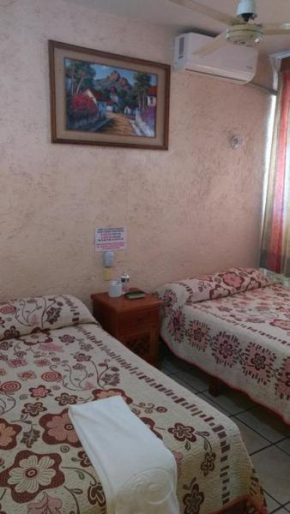 Отель Hotel y Bungalows Olivares  Акапулько